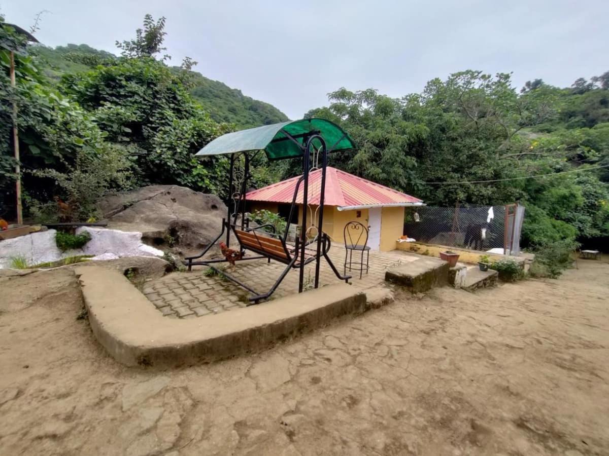 Dude Ranch Vila Monte Abu Exterior foto